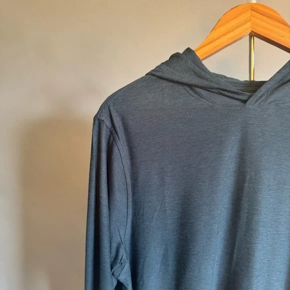 NWT • VUORI • Men’s Strato Tech Performance Hoodie • Navy Heather • Size Large - Picture 4 of 12